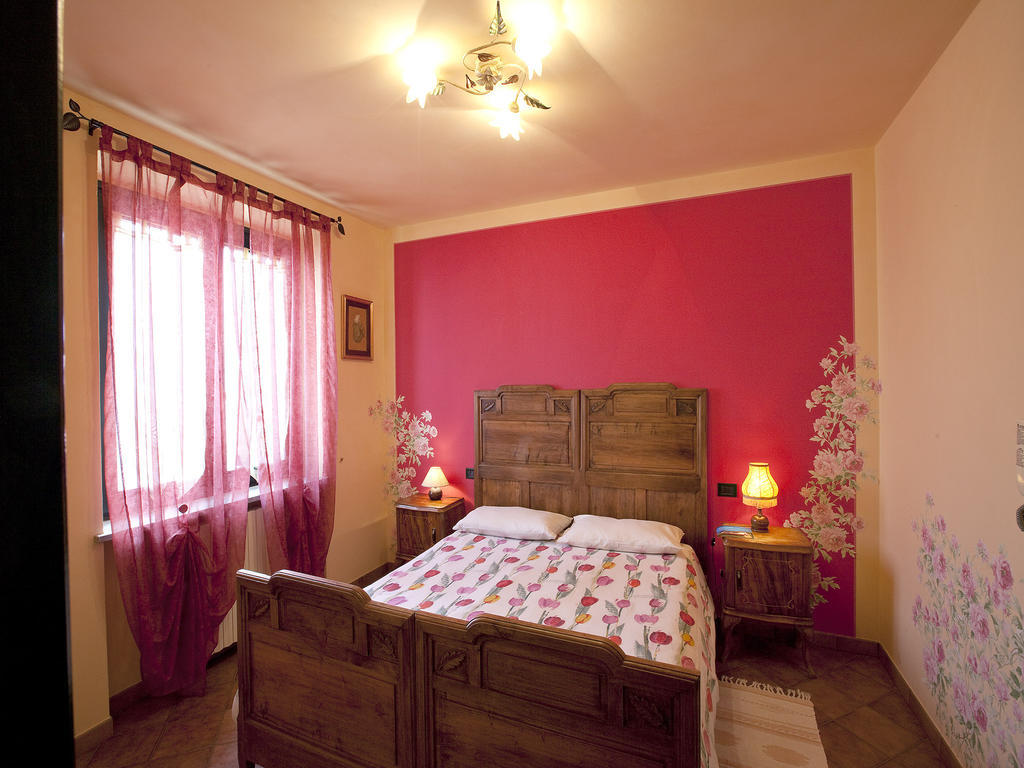 Villa Cascina Papa Mora Cellarengo Zimmer foto